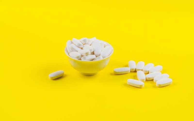 Magnesium helps to fight acne by reducing inflammation in your skin.