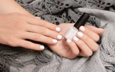 Minimalist White Nail Design