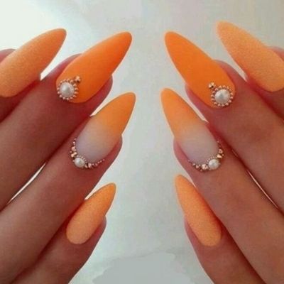 Stunning Pearls Nails