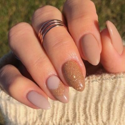 Queen Almond Nails