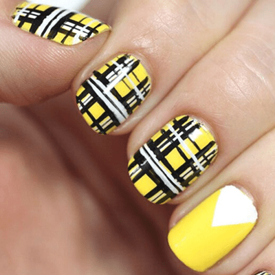 Checkered Lines Yellow Nails