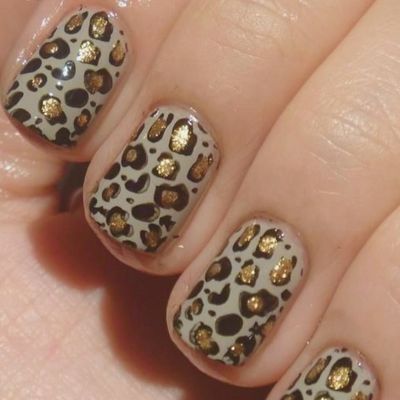 Gold And Wild Nails