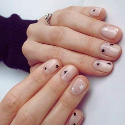 Minimalist Sparkling Nails