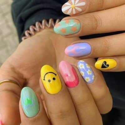 Smiley Star Nails