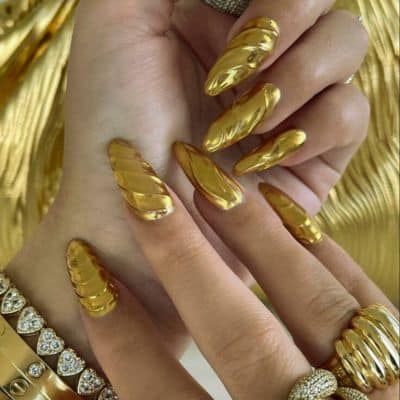 3D Twist Golden Nails