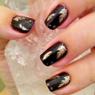 Gold Glitter Leaf Accent Nails